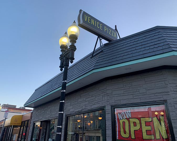Broadway Co. and Boston Realty Advisors celebrate Venice Pizza